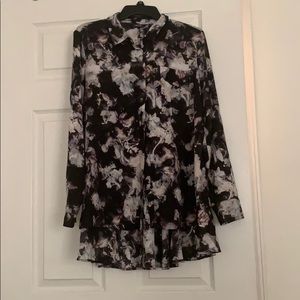 Simply Vera button down blouse.